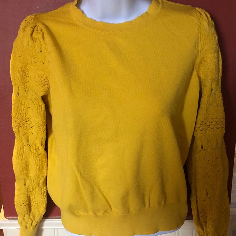 Pullover sweater